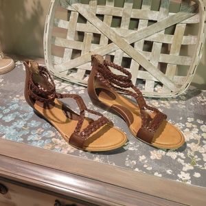 boc Zip-up Back Braided Sandals